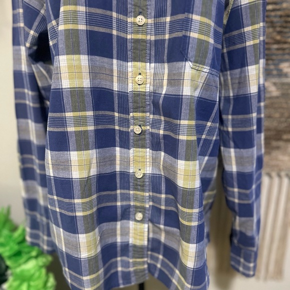 American Eagle Ladies Plaid Button Down Shirt - Picture 3 of 9